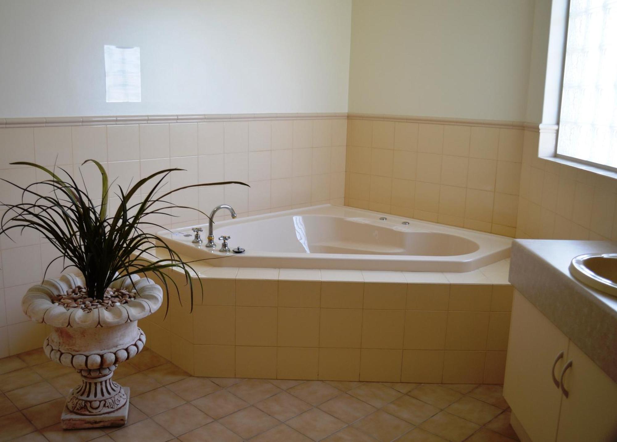Country Roads Motor Inn Naracoorte Zimmer foto